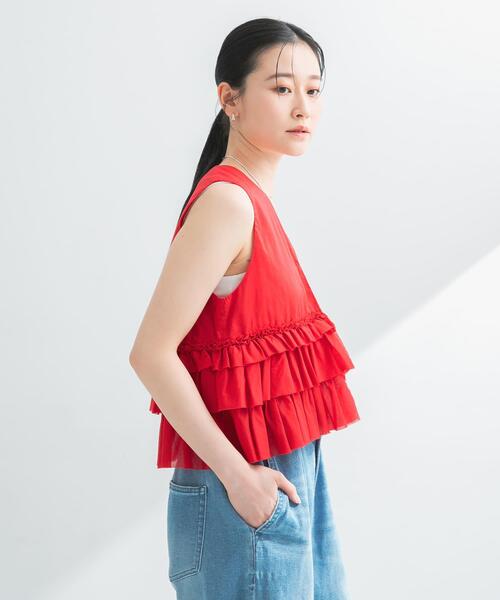 URBAN RESEARCH(アーバンリサーチ)の「ノースリーブフリルブラウス(シャツ/ブラウス・レディース・オフホワイト/ブラック/レッド・FREE)」の7枚目の写真