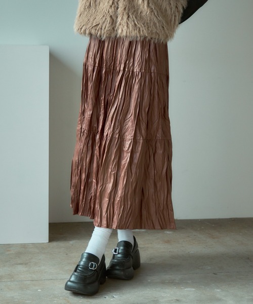 BLANK (ブランク)の「▲Metallic Washer Pleated Skirt / メタリックワッシャープリーツロングスカート(スカート・レディース・ブラウン/レッド/ブラック/カーキ・FREE)」の1枚目の写真