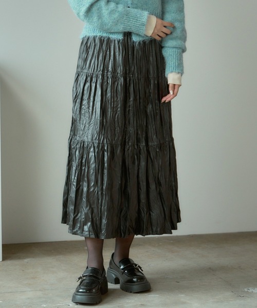 BLANK (ブランク)の「▲Metallic Washer Pleated Skirt / メタリックワッシャープリーツロングスカート(スカート・レディース・ブラウン/レッド/ブラック/カーキ・FREE)」の7枚目の写真