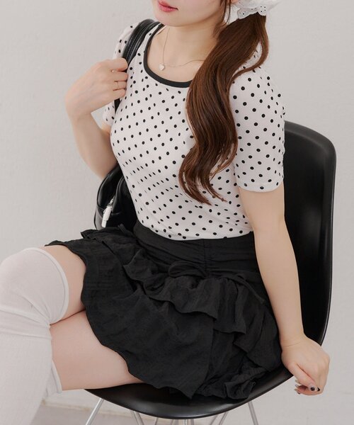 continuer de NICE CLAUP（コンティニューデナイスクラップ）の「2WAYリンガードット柄T（Tシャツ/カットソー・レディース・ブラック/オフホワイト・FREE）」の5枚目の写真