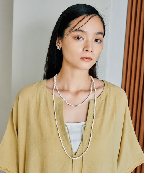 LEPSIM（レプシィム）の「ビーズロングネックレス　495857（ネックレス・レディース・アイボリー/レッド/ブラック・ONE SIZE）」の4枚目の写真