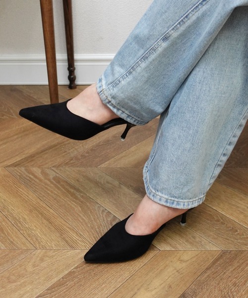 unnu（ユヌ）の「ポインテッドトゥスエードタッチミュール（パンプス・レディース・ブラック/アイボリー・24.0cm/23.0cm）」の10枚目の写真