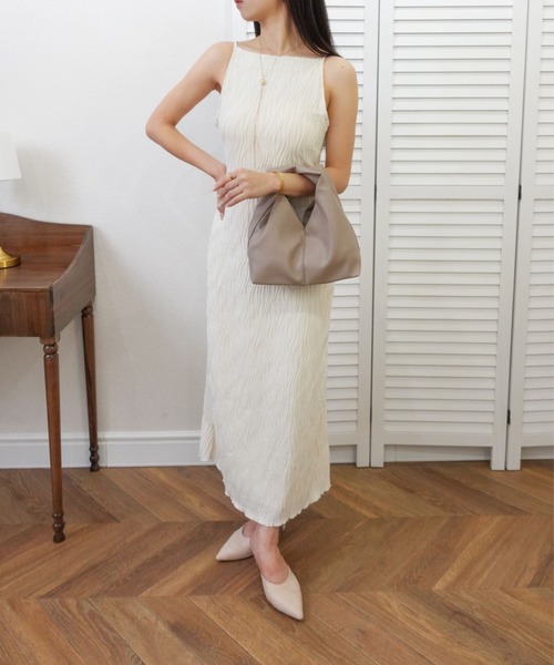 unnu（ユヌ）の「ポインテッドトゥスエードタッチミュール（パンプス・レディース・ブラック/アイボリー・24.0cm/23.0cm）」の6枚目の写真