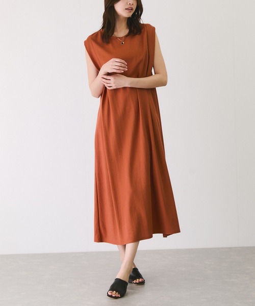 Jayro（ジャイロ）の「カノコ肩タックフレアワンピース（ワンピース・レディース・ブラック/グレー系その他/イエロー/キャメル・FREE）」の4枚目の写真