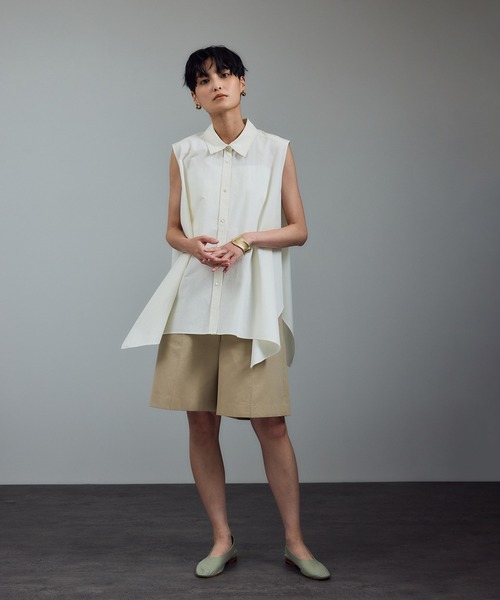 SALON adam et rope'（サロン アダム エ ロペ）の「近江晒タイプライターノースリーブシャツ（シャツ/ブラウス・レディース・チャコールグレー/ブラック/オフホワイト・FREE）」の6枚目の写真