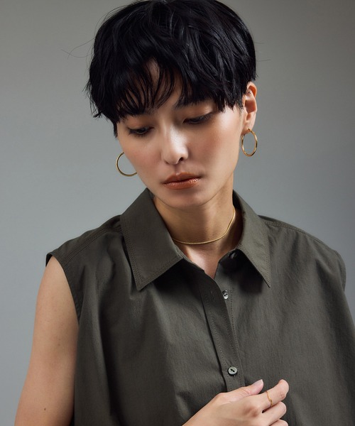 SALON adam et rope'（サロン アダム エ ロペ）の「近江晒タイプライターノースリーブシャツ（シャツ/ブラウス・レディース・チャコールグレー/ブラック/オフホワイト・FREE）」の12枚目の写真