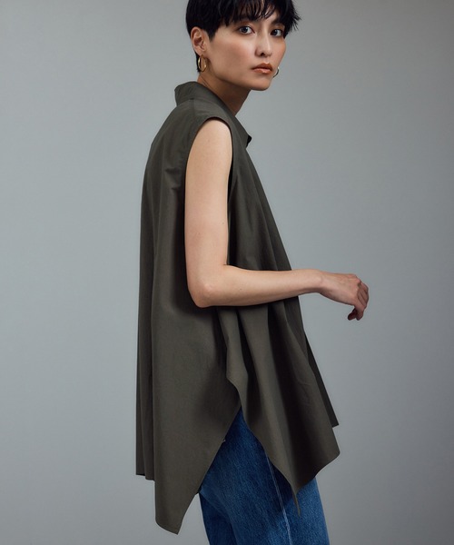 SALON adam et rope'（サロン アダム エ ロペ）の「近江晒タイプライターノースリーブシャツ（シャツ/ブラウス・レディース・チャコールグレー/ブラック/オフホワイト・FREE）」の13枚目の写真