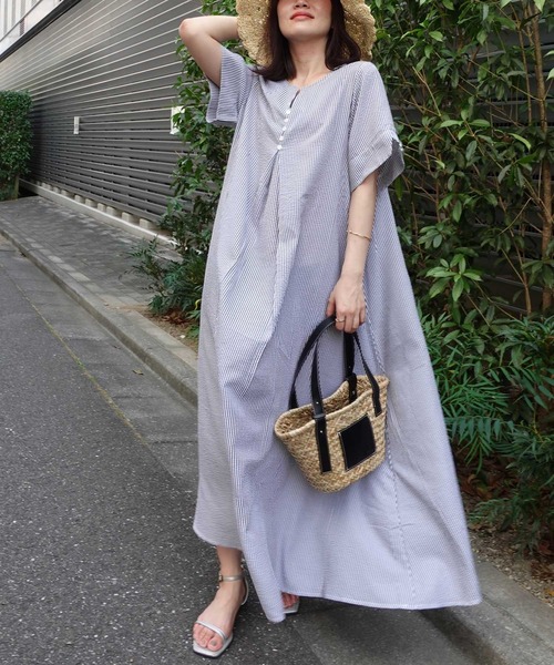 CORNERS(コーナーズ)の「キーネックエアリーワンピース(ワンピース・レディース・ブラック×ホワイト/ブラウン/ブラック/ネイビー×ホワイト・L/M)」の12枚目の写真