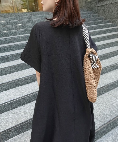 CORNERS(コーナーズ)の「キーネックエアリーワンピース(ワンピース・レディース・ブラック×ホワイト/ブラウン/ブラック/ネイビー×ホワイト・L/M)」の17枚目の写真
