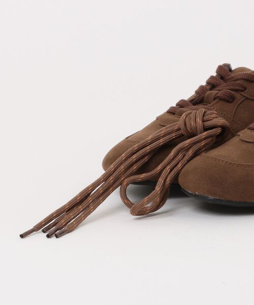 Fabby fabby(ファビィーファビィー)の「Wコードスニーカー(スニーカー・レディース・ブラック/ベージュ/ブラウン/グレー・MEDIUM/LARGE/SMALL)」の18枚目の写真