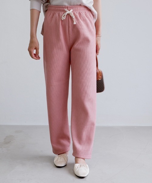 CLOTHY（クロシィ）の「【あったか裏ボアシリーズ】裏ボアコーデュロイパンツ（スラックス・レディース・オフホワイト/ブラック/ベージュ/ブラウン/ピンク・MEDIUM/LARGE）」の5枚目の写真