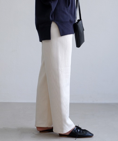 CLOTHY（クロシィ）の「【あったか裏ボアシリーズ】裏ボアコーデュロイパンツ（スラックス・レディース・オフホワイト/ブラック/ベージュ/ブラウン/ピンク・MEDIUM/LARGE）」の20枚目の写真