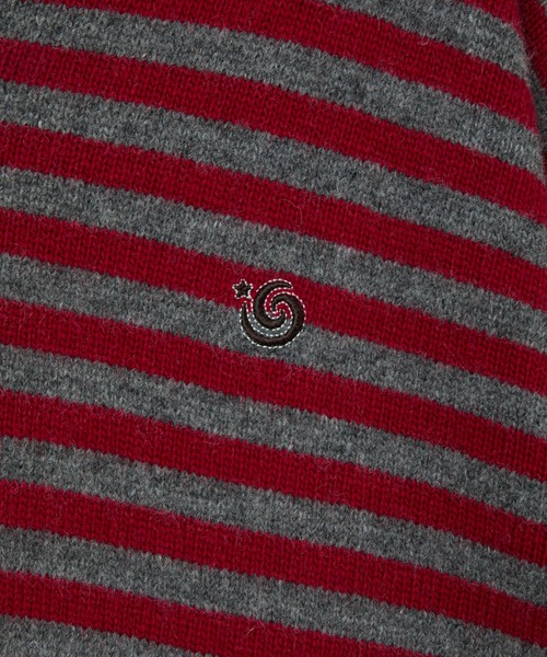 aeae（エーイーエーイー）の「STRIPE V-NECK KNIT PULLOVER（ニット/セーター・レディース・カーキ・FREE）」の8枚目の写真