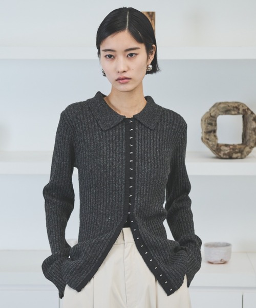 ホックデザインポロニットトップス（ニット/セーター）｜AIC