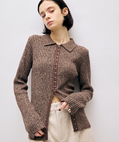 AIC.(エーアイシー)の「ホックデザインポロニットトップス(ニット/セーター・レディース・ライトグレー/チャコールグレー/グリーン/ブラウン・FREE)」の20枚目の写真