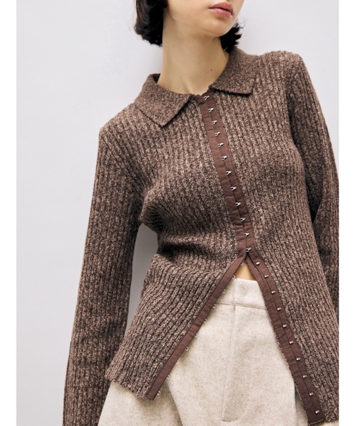 AIC.(エーアイシー)の「ホックデザインポロニットトップス(ニット/セーター・レディース・ライトグレー/チャコールグレー/グリーン/ブラウン・FREE)」の21枚目の写真