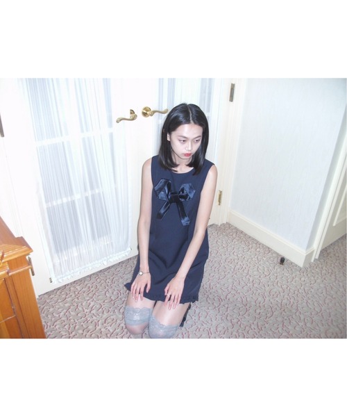 Smyeon(スミョン)の「Ribbon dress/サテンリボンワンピース(ワンピース・レディース・ネイビー/ブラウン/ブラック・FREE)」の6枚目の写真