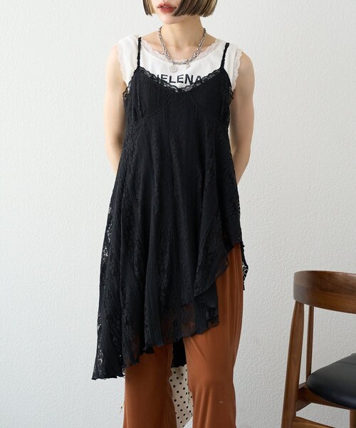 w closet(ダブルクローゼット)の「【25AW】アシメレースキャミワンピース(ワンピース・レディース・ブラック/アイボリー・FREE)」の2枚目の写真