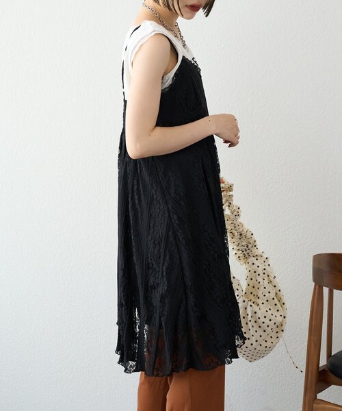 w closet(ダブルクローゼット)の「【25AW】アシメレースキャミワンピース(ワンピース・レディース・ブラック/アイボリー・FREE)」の18枚目の写真