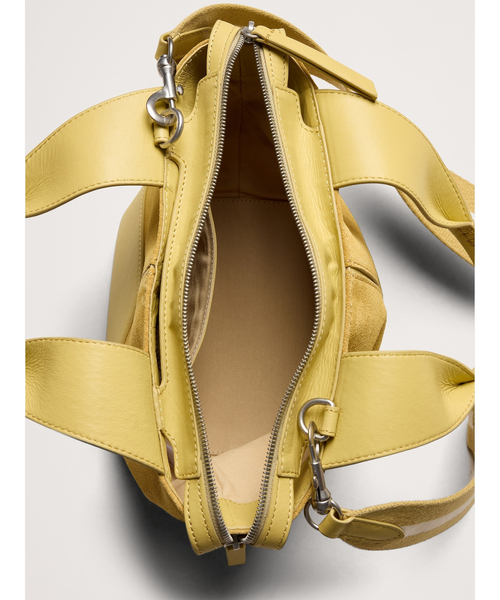 Banana Republic（バナナリパブリック）の「◆レザー & スエード ミニ ジップトートバッグ（ハンドバッグ・レディース・ブラック/ブラウン/イエロー/オフホワイト・ONE SIZE）」の14枚目の写真