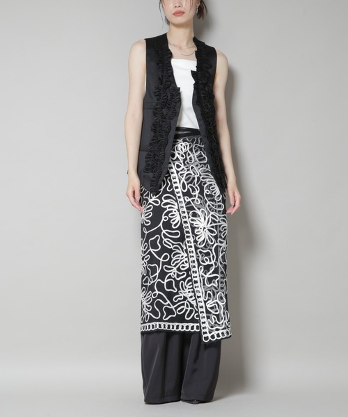 sara mallika(サラ マリカ)の「Sara mallika/TULLETAPEEMBROIDERY WRAP SKIRT(スカート・レディース・ブラック/ベージュ系その他・FREE)」の2枚目の写真