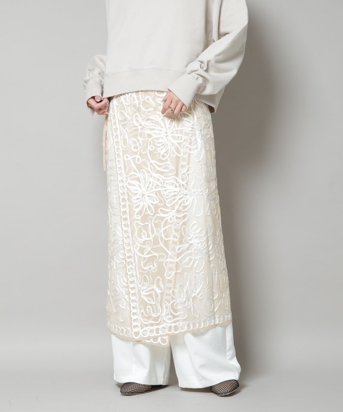 sara mallika(サラ マリカ)の「Sara mallika/TULLETAPEEMBROIDERY WRAP SKIRT(スカート・レディース・ブラック/ベージュ系その他・FREE)」の3枚目の写真