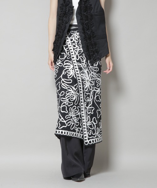 sara mallika(サラ マリカ)の「Sara mallika/TULLETAPEEMBROIDERY WRAP SKIRT(スカート・レディース・ブラック/ベージュ系その他・FREE)」の9枚目の写真