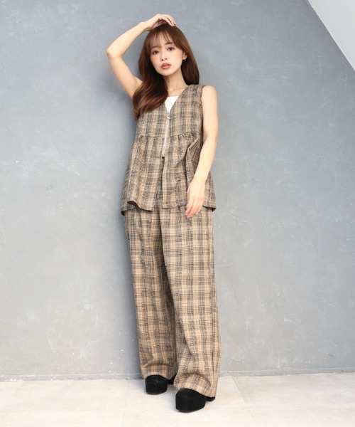 CECIL McBEE(セシルマクビー)の「チェック柄フロントZIPベストセットアップ(ワンピース・レディース・ベージュ/ブラック/ブラウン・LARGE/MEDIUM)」の3枚目の写真