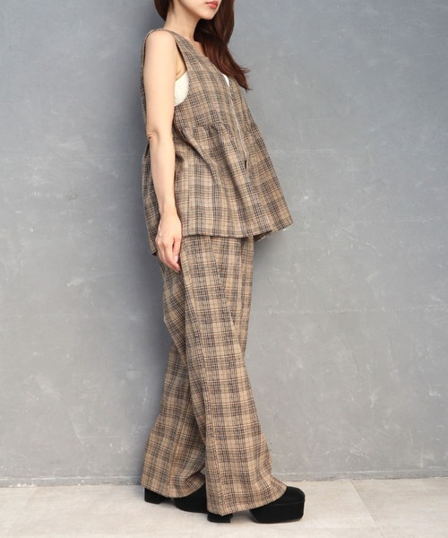 CECIL McBEE(セシルマクビー)の「チェック柄フロントZIPベストセットアップ(ワンピース・レディース・ベージュ/ブラック/ブラウン・LARGE/MEDIUM)」の17枚目の写真