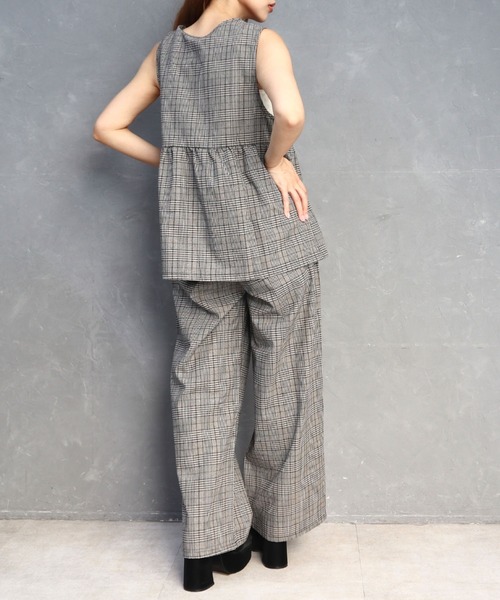 CECIL McBEE(セシルマクビー)の「チェック柄フロントZIPベストセットアップ(ワンピース・レディース・ベージュ/ブラック/ブラウン・LARGE/MEDIUM)」の4枚目の写真