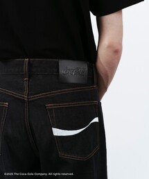 ADAM ET ROPE'（アダムエロペ）の「【Coca-Cola】デニムストレートスラックス / ADAM ET ROPE' JEANS -IMAG-（デニムパンツ・メンズ）」