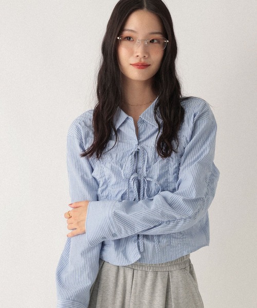 Heather(ヘザー)の「シャーリングリボンシャツ 592598(シャツ/ブラウス・レディース・ホワイト/ホワイト系その他/ブルー系その他・FREE)」の3枚目の写真