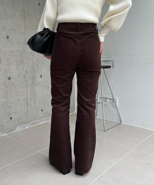 CAPRICIEUX LE'MAGE（カプリシューレマージュ）の「【新色/レイヤード対応】コーデュロイフレアパンツ（その他パンツ・レディース・ベージュ/ブラック/ブラウン・36/38）」の8枚目の写真