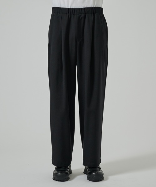 markaware(マーカウェア)の「【markaware/marka】〈別注〉 TWO TUCK STRAIGHT EASY PANTS(スラックス・メンズ・グレー/ブラック・1/2)」の3枚目の写真
