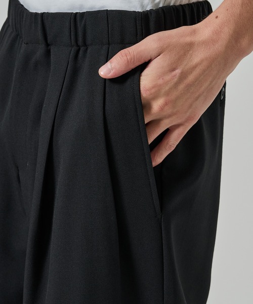 markaware(マーカウェア)の「【markaware/marka】〈別注〉 TWO TUCK STRAIGHT EASY PANTS(スラックス・メンズ・グレー/ブラック・1/2)」の6枚目の写真