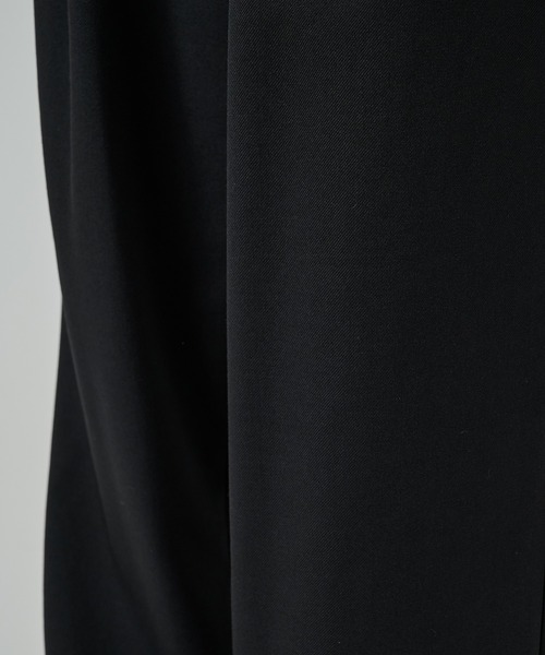 markaware(マーカウェア)の「【markaware/marka】〈別注〉 TWO TUCK STRAIGHT EASY PANTS(スラックス・メンズ・グレー/ブラック・1/2)」の7枚目の写真