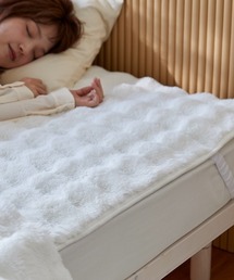 COCOPLATZ interior（ココプラッツインテリア）の「モコモコ敷パッド ラビットファー調│シングル【furry doudou./ファーリードゥドゥ】（寝具・キッズ）」