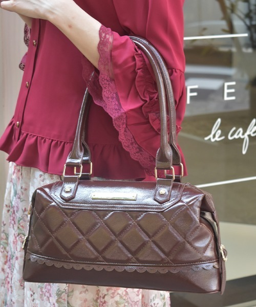 axes femme（アクシーズファム）の「キルティングデザインボストン（ボストンバッグ・レディース・ブラック/ダークブラウン・FREE）」の2枚目の写真