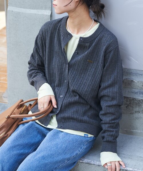 GEVACO（ゲバコ）の「【GEVACO】インナー付きアンサンブル透かし編みニットカーディガン（カーディガン/ボレロ・レディース・チャコールグレー/サックスブルー/レッド・ONE SIZE）」の2枚目の写真