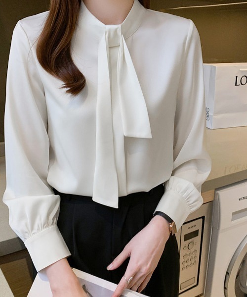 maison de LATIR(メゾンドラティール)の「上品な長袖ボウタイシャツ(シャツ/ブラウス・レディース・ホワイト/ブラウン・FREE)」の7枚目の写真