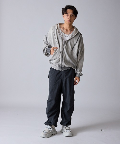 Theater code(シアターコード)の「Diamond Rivet Detachable Sleeve Design Zip-Up Hoodie / ひし形リベット付き デタッチャブルスリーブデザインジップパーカー 2026年 夏 夏服メンズ(パーカー・メンズ・ブラック/グレー・L/M)」の14枚目の写真