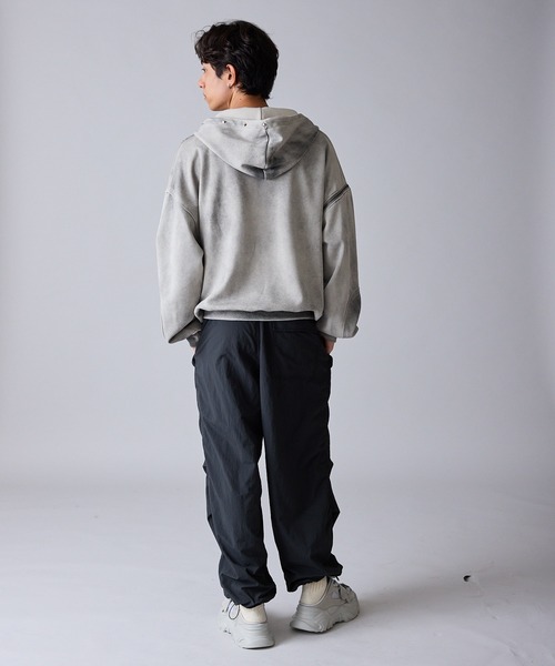 Theater code(シアターコード)の「Diamond Rivet Detachable Sleeve Design Zip-Up Hoodie / ひし形リベット付き デタッチャブルスリーブデザインジップパーカー 2026年 夏 夏服メンズ(パーカー・メンズ・ブラック/グレー・L/M)」の15枚目の写真