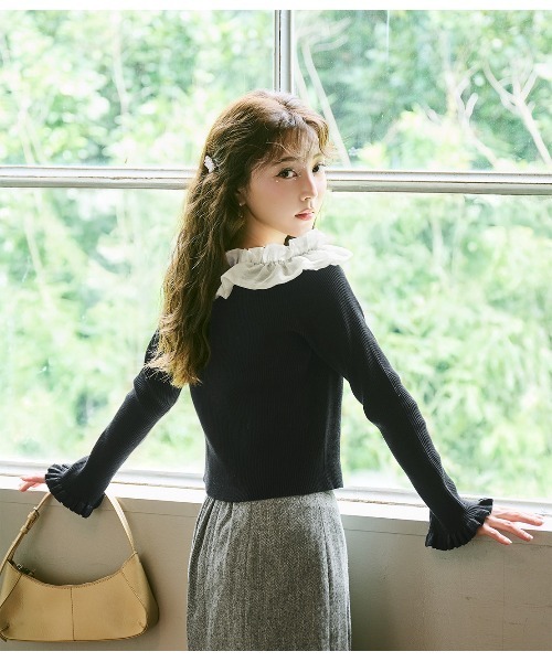 PEACH JOHN（ピーチジョン）の「フリルカラーニットトップス（カーディガン/ボレロ・レディース・ベージュ/ブラック/グレー・ONE SIZE）」の7枚目の写真