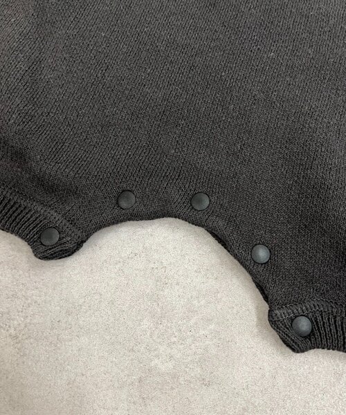 CIAOPANIC TYPY（チャオパニックティピー）の「【綿100％で洗える】【BABY】スウェットライクニットロンパース(OSORO)（ロンパース・キッズ・チャコールグレー/ブラウン/オフホワイト/レッド/サックスブルー・80）」の11枚目の写真