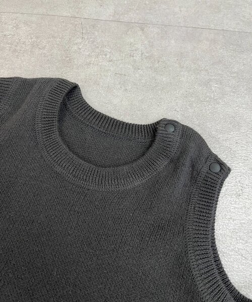 CIAOPANIC TYPY（チャオパニックティピー）の「【綿100％で洗える】【BABY】スウェットライクニットロンパース(OSORO)（ロンパース・キッズ・チャコールグレー/ブラウン/オフホワイト/レッド/サックスブルー・80）」の14枚目の写真