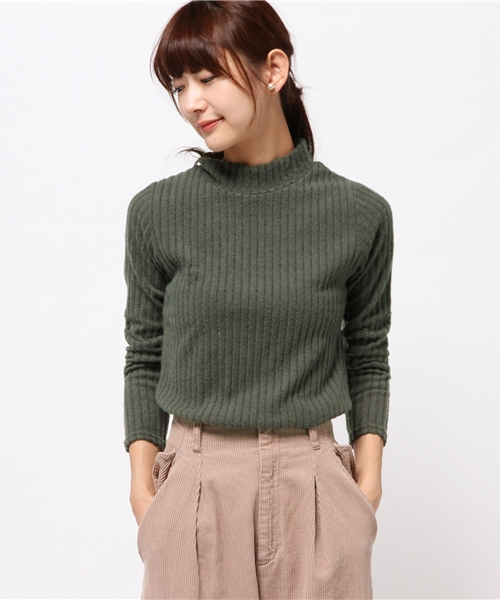 Discoat Parisien（ディスコートパリシアン）の「起毛ワイドリブハイネック（Tシャツ/カットソー・レディース・アイボリー/グレー/キャメル/ライトブルー/カーキ/ブラック・SMALL/MEDIUM/LARGE）」の5枚目の写真