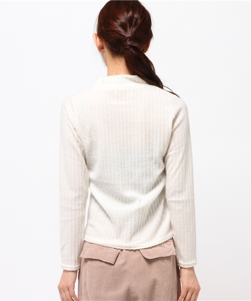 Discoat Parisien（ディスコートパリシアン）の「起毛ワイドリブハイネック（Tシャツ/カットソー・レディース・アイボリー/グレー/キャメル/ライトブルー/カーキ/ブラック・SMALL/MEDIUM/LARGE）」の7枚目の写真