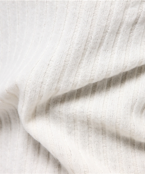 Discoat Parisien（ディスコートパリシアン）の「起毛ワイドリブハイネック（Tシャツ/カットソー・レディース・アイボリー/グレー/キャメル/ライトブルー/カーキ/ブラック・SMALL/MEDIUM/LARGE）」の11枚目の写真