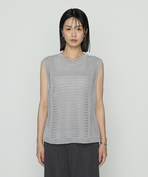Gabardine K.T（ギャバジンケーティー）の「コイルヤーン レーシーベスト（ベスト・レディース・ブラック/グレー・9号）」の16枚目の写真