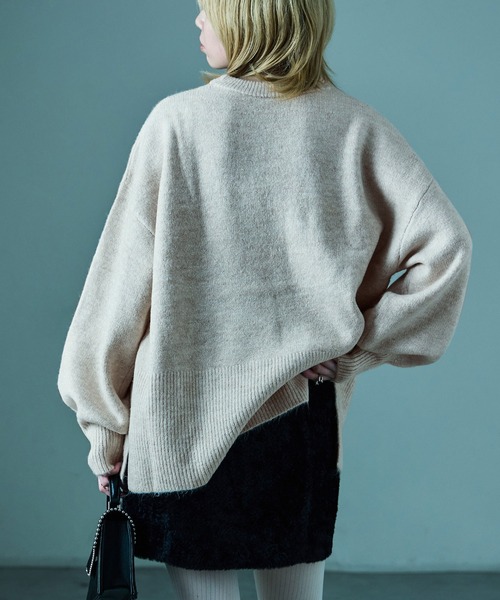 Fashion Letter(ファッションレター)の「サイドスリット オーバーサイズ ロングニットプルオーバー(ニット/セーター・レディース・オートミール/チャコール/オレンジ/グレイッシュベージュ/ライトブルー/ブルー・M)」の16枚目の写真